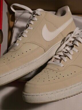 Nike Court Vision Low Casual Shoes in Light Khaki / White